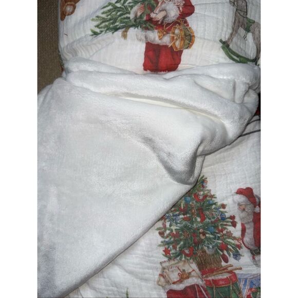 NWT Envogue Santa Christmas Reversible Dreamy Cotton Gauze Throw Blanket 50 x 70 - Picture 9 of 16
